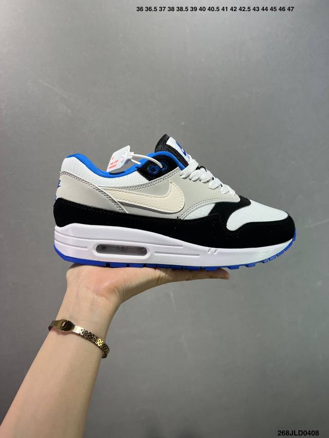 公司级耐克 Nike Air Max1 Sp混合科技 透气后掌半气垫慢跑鞋 兼具非凡优质外观和出色穿着体验！性能出众的一双透气鞋面后置半掌气垫运动鞋。货号：Dc