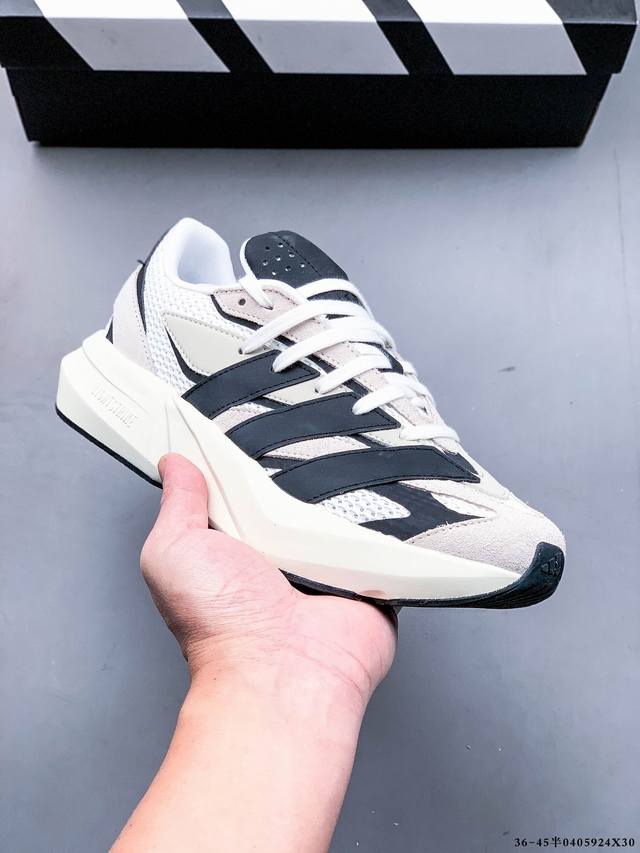 公司级！Adidas Lightblaze 舒适防滑 新款阿迪达斯低帮跑步鞋 极致轻盈的Lightweight Upper设计 带来近乎裸足的舒适体验 中底采用