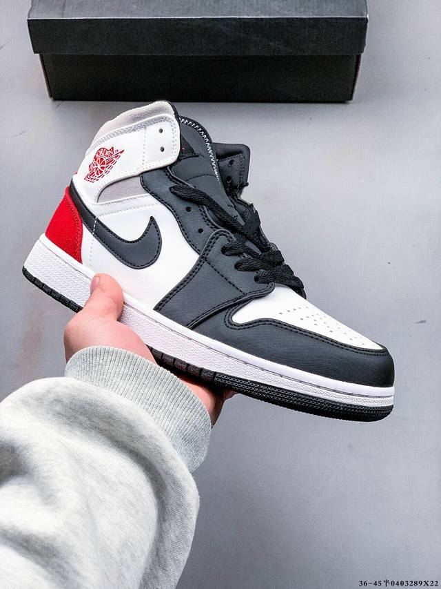 真标半码！耐克Nike Air Jordan 1 Mid Aj1乔丹一代中帮经典复古文化休闲运动篮球鞋 0403289X22
