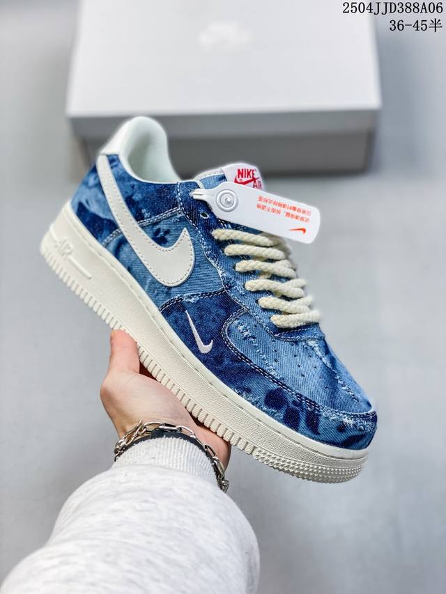 公司级带半码 耐克Nike Air Force 1“07空军一号低帮百搭休闲运动板鞋。柔软、弹性十足的缓震性能和出色的中底设计，横跨复古与现代的外型结合，造就出