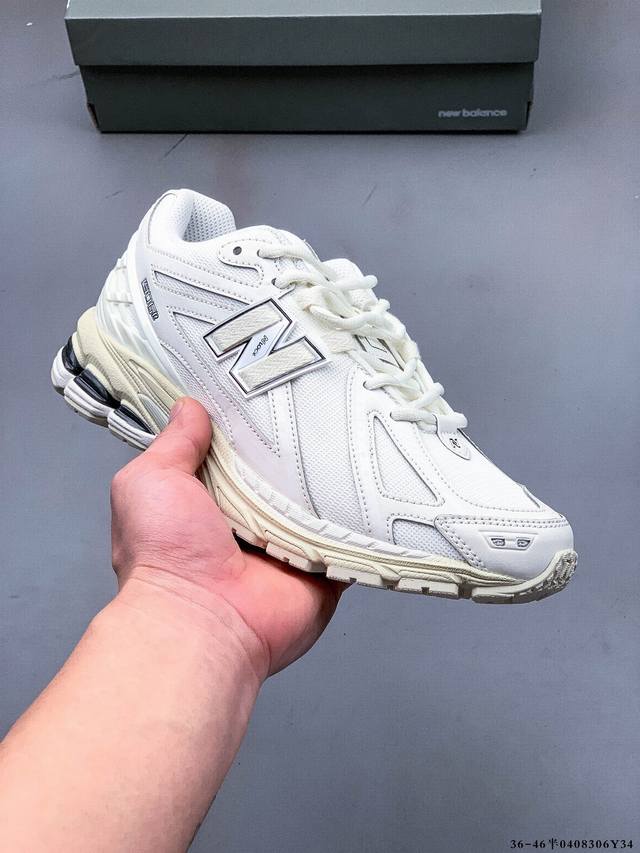 New Balance M1906Ri Nb宝藏老爹鞋款，复古元素叠加，质感超级棒，楦版型材料细节做工精细，货如实拍图 作为Nb最经典的档案鞋型之一，与2002