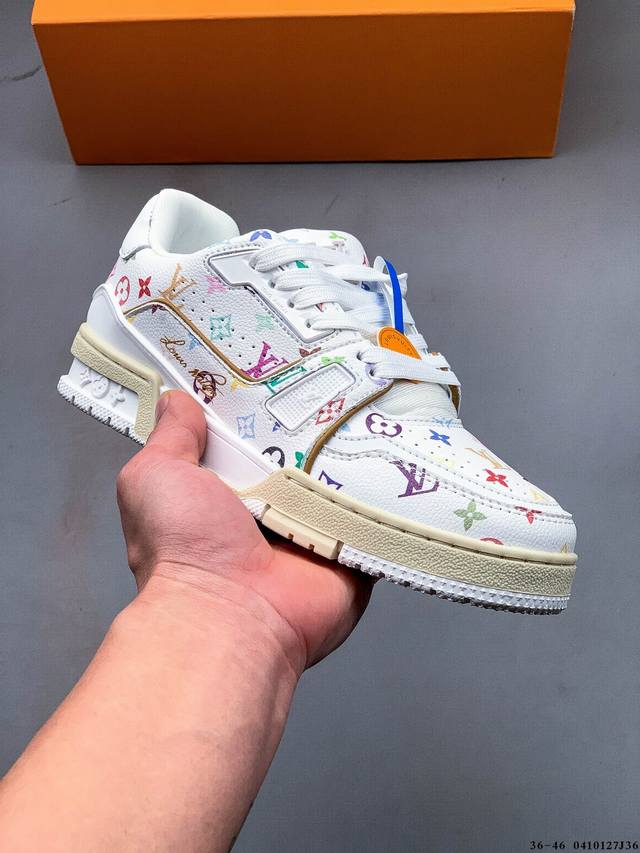 路易威登 Louis Vuitton Lv路易威登板鞋 乘风破浪的姐姐争先种草款,舒适透明底和百搭性霸屏整个时尚娱乐圈，正品1:1套楦复刻，细节调整完美主义！鞋