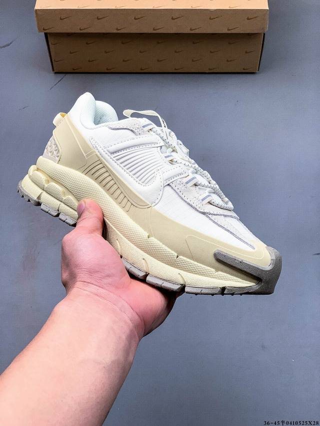 公司级！耐克Nike Zoom Vomero Roam 潮流低帮休闲运动鞋 Nike Zoom Vomero Roam男子冬季款运动鞋专为城市环境匠心设计，是潮