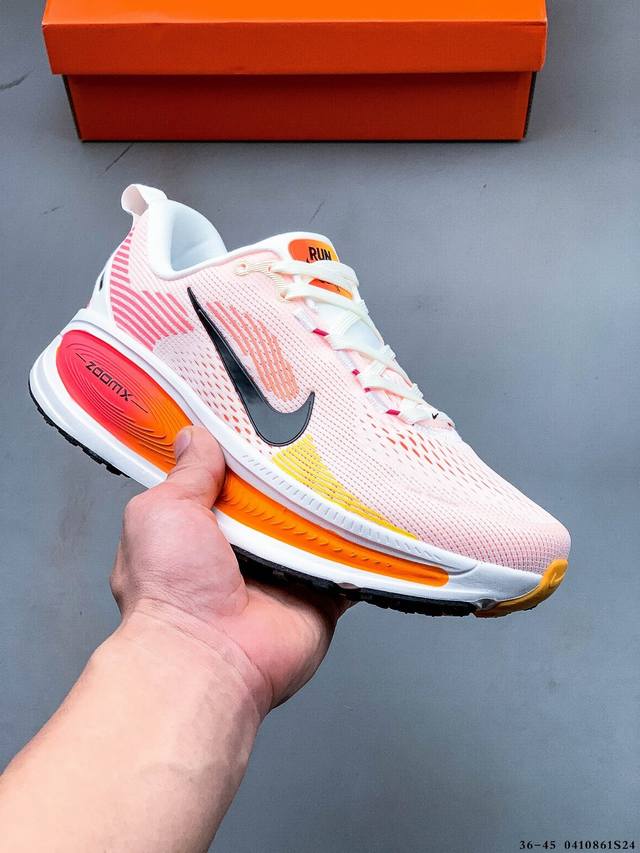 Nike Air Zoom Vomero 18 缓震透气休闲慢跑鞋 新版Vomero结合全新Zoomx和Reactx泡绵 提供双重缓震效果 铸就非凡迈步体验 0