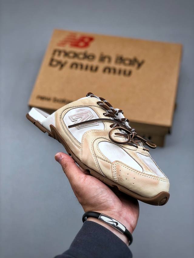 Miumiu X New Balance 530系列 意大利奢侈品牌 缪缪联名款 低帮经典复古休闲半拖 #鞋款采用解构和轻盈的设计，彷旧的布料包覆着 New B