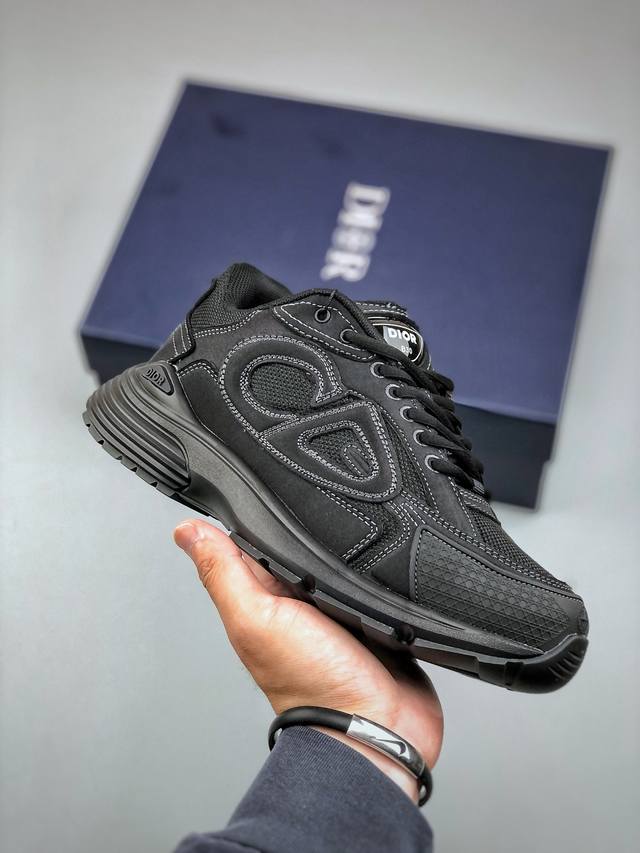 Dior B30 迪奥明星同款Cd鞋 金琼斯 Kim Jones 倾情呈献 Dior And Stoneisland 限定系列，经典罗盘玫瑰与 Dior 徽标相