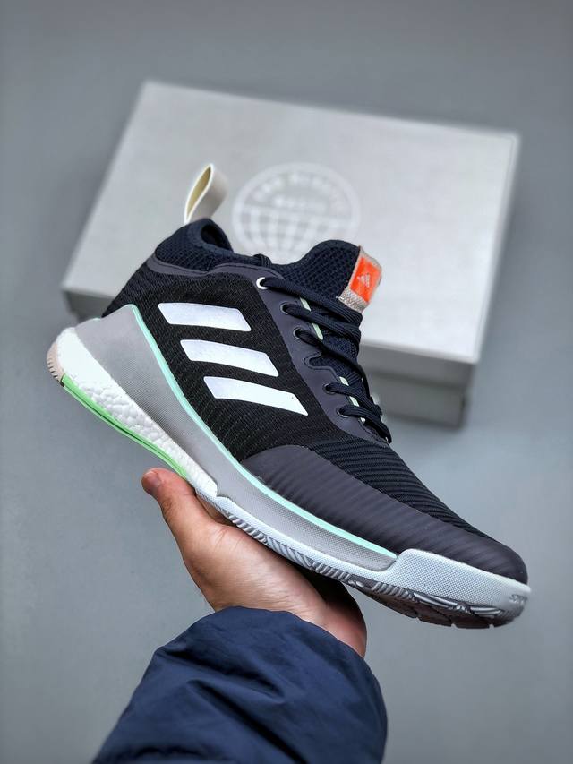 Adidas Crazyflight Mid运动鞋记忆回弹Boost真爆大底 运动排球鞋 这款专注于跳跃的阿迪达斯Crazyflight排球鞋他们的足部拥抱网眼