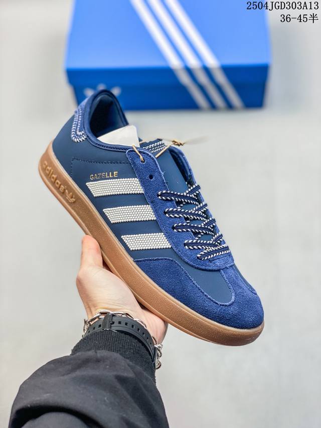 真标带半码 Clot X Adidas Originals Gazelle复古潮流丝绸系列低帮休闲板鞋 尺码：见图 编码：04Jgd303A13
