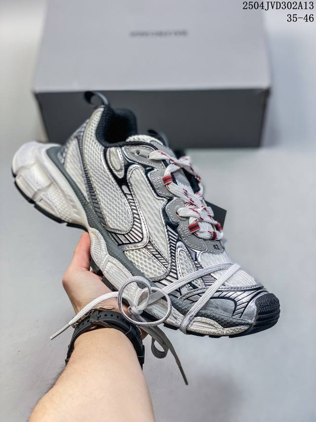 巴黎世家老爹鞋 解构主义完美诠释潮流新时尚Balenciaga Triple-S Sneaker 时装复古厚底 姥爷鞋 正确字体粗细 位置 大小 正确侧边Tpu
