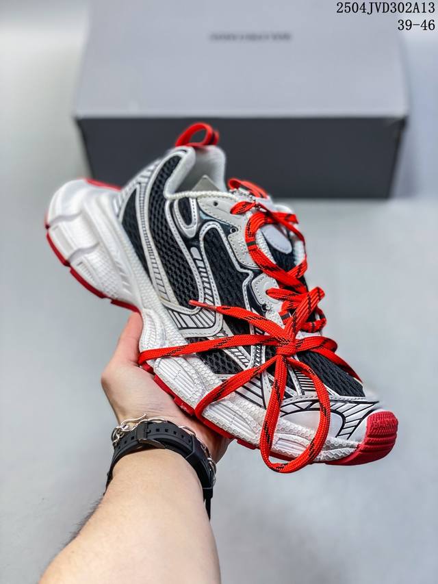 巴黎世家老爹鞋 解构主义完美诠释潮流新时尚Balenciaga Triple-S Sneaker 时装复古厚底 姥爷鞋 正确字体粗细 位置 大小 正确侧边Tpu