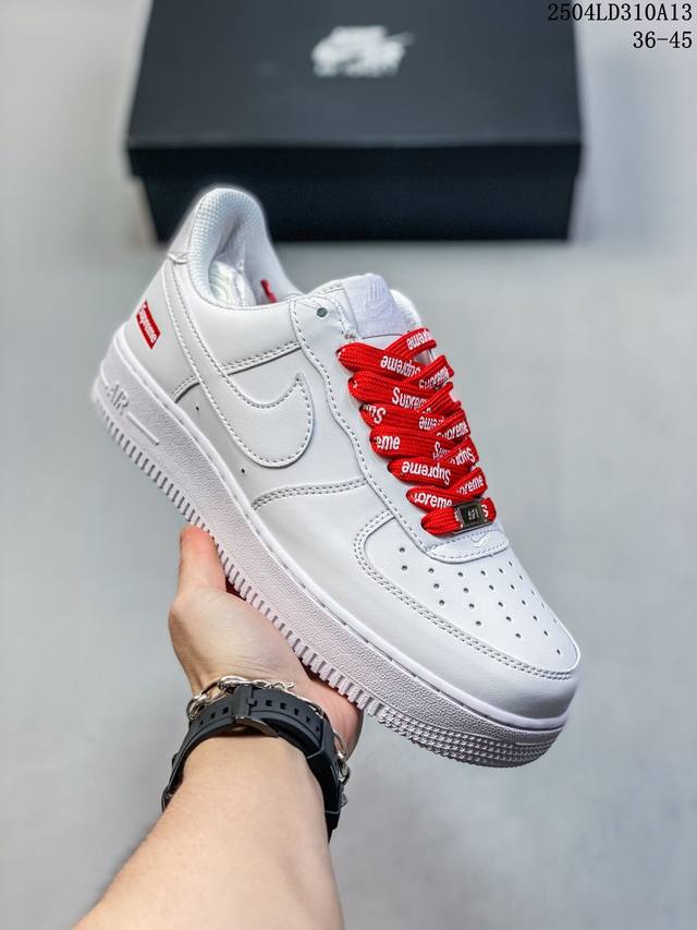 福利特价 真标耐克Nike Air Force 1’07 Lx空军一号低帮百搭休闲运动板鞋。柔软、弹性十足的缓震性能和出色的中底设计，横跨复古与现代的外型结合，