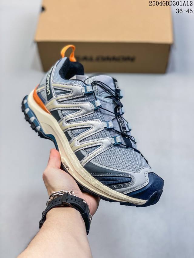 萨洛蒙Salomon Xa Pro 3D 户外轻便机能鞋 Xa Pro 3D 采用现代材料 更新的网眼图案和丰富的颜色进行了改进，是对所罗门最畅销的越野跑鞋之一