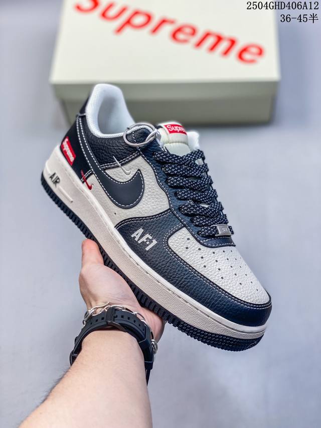 海外限量发售！公司级Nike Air Force 1 '07 Low “Supreme联名 米黑Af1”空军一号 低帮 运动鞋 休闲鞋 折边针车 工艺难度大 原