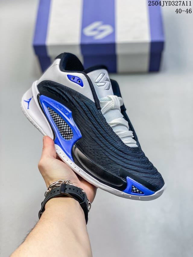 耐克乔丹Lukapf男子实战鞋篮球 Jordan Luka 3Pf 东契奇新款球鞋Luka 3签名球鞋突袭曝光！ 造型变化不小！男子实战篮球鞋缓震抗扭轻盈 这次