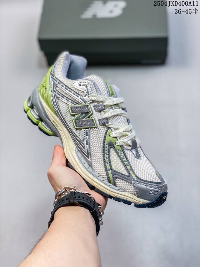 New Balance Nb1906复古单品 公司级#近两年来，要说人气最高的球鞋品牌相信 New Balance 一定是其中之一。无论是重磅联名，还是亮眼配色