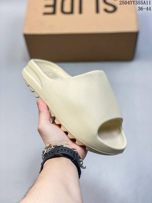 Kanye West X Adidas Yeezy Slide Yy新款椰子拖鞋男女网红情侣外穿潮室外夏季一字拖沙滩拖 椰子拖鞋 侃爷再度联乘采用Eva泡棉式一