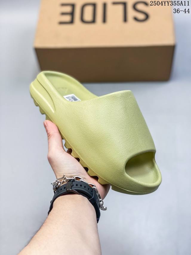 Kanye West X Adidas Yeezy Slide Yy新款椰子拖鞋男女网红情侣外穿潮室外夏季一字拖沙滩拖 椰子拖鞋 侃爷再度联乘采用Eva泡棉式一