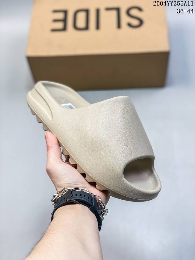 Kanye West X Adidas Yeezy Slide Yy新款椰子拖鞋男女网红情侣外穿潮室外夏季一字拖沙滩拖 椰子拖鞋 侃爷再度联乘采用Eva泡棉式一