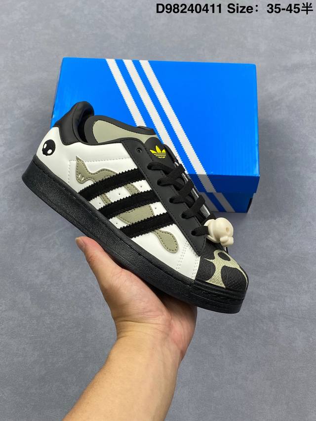 Adidas 阿迪达斯 男女鞋真标半码制，原楦开发版型，采用翻毛皮鞋面材质，改良全包围鞋垫，正确版鞋底模具及扇贝头盖片阿迪达斯 三叶草Adidas Origin