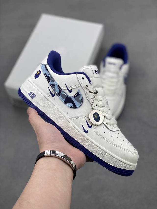 Nike Air Force 1 Low 空军一号低帮百搭休闲运动板鞋。柔软、弹性十足的缓震性能和出色的中底设计，横跨复古与现代的外型结合，造就出风靡全球三十多