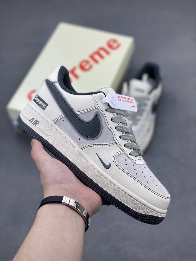 海外限量发售！公司级Nike Air Force 1 '07 Low “Supreme联名 猪八灰底”空军一号 低帮 运动鞋 休闲鞋 折边针车 工艺难度大 原楦