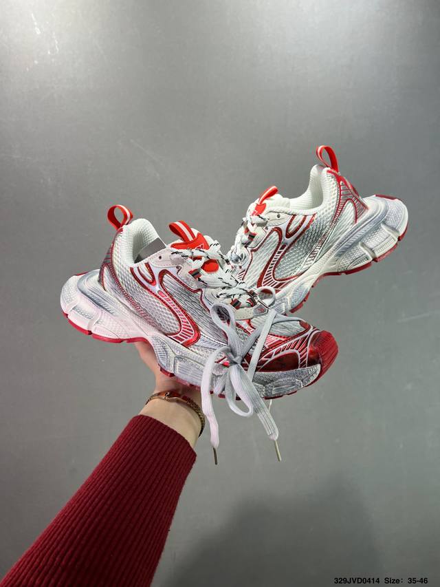 公司级Balenciaga 巴黎世家 采用环保再生超纤革与网眼织物鞋面材质 原鞋一致重度做旧效果 ，全原装Eva环保去臭环型鞋垫，全新开发5层私模,搭载轻量发泡