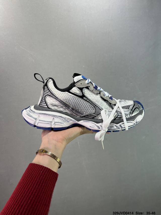 公司级Balenciaga 巴黎世家 采用环保再生超纤革与网眼织物鞋面材质 原鞋一致重度做旧效果 ，全原装Eva环保去臭环型鞋垫，全新开发5层私模,搭载轻量发泡