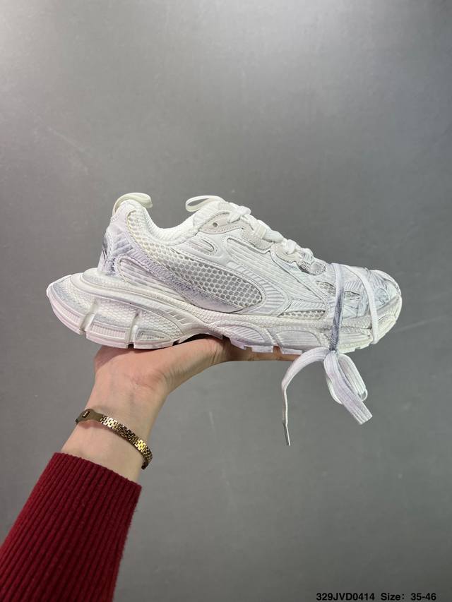 公司级Balenciaga 巴黎世家 采用环保再生超纤革与网眼织物鞋面材质 原鞋一致重度做旧效果 ，全原装Eva环保去臭环型鞋垫，全新开发5层私模,搭载轻量发泡