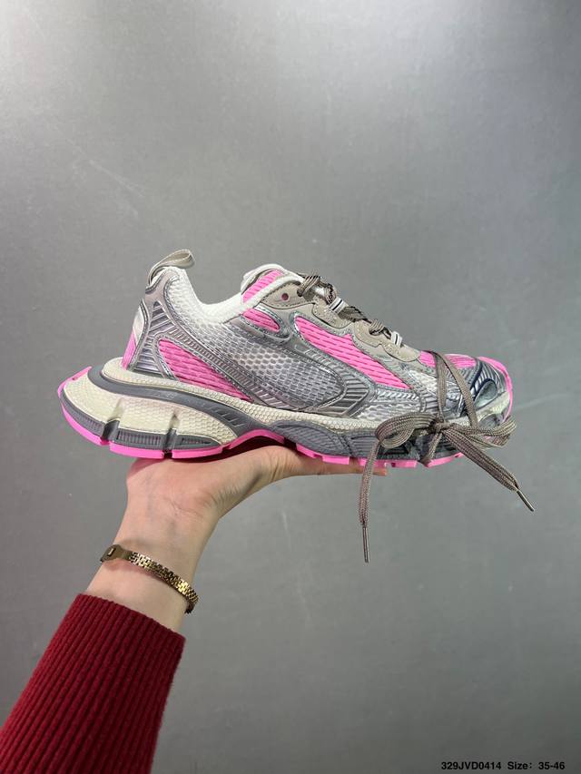 公司级Balenciaga 巴黎世家 采用环保再生超纤革与网眼织物鞋面材质 原鞋一致重度做旧效果 ，全原装Eva环保去臭环型鞋垫，全新开发5层私模,搭载轻量发泡