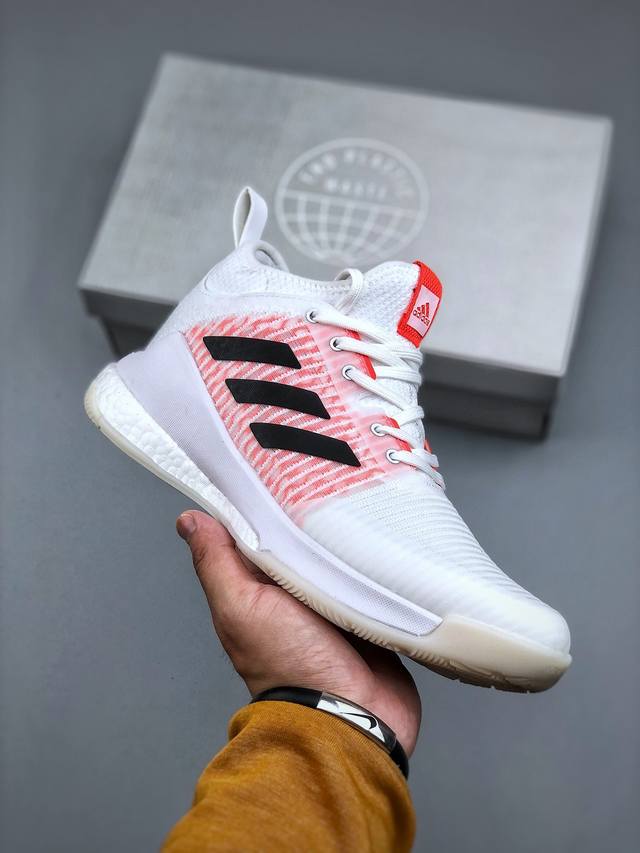 Adidas Crazyflight Mid运动鞋记忆回弹Boost真爆大底 运动排球鞋 这款专注于跳跃的阿迪达斯Crazyflight排球鞋他们的足部拥抱网眼