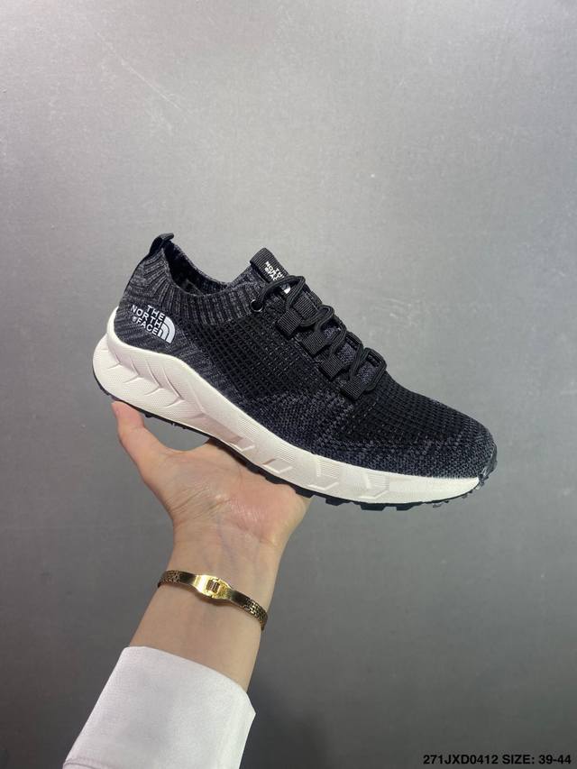 公司级The North Face Cedar Measa 北面系列轻便套袜式一脚蹬跑鞋 户外运动抓地耐磨休闲鞋 飞织鞋面透气性强 贴脚舒适度极好 ，超级减震抗
