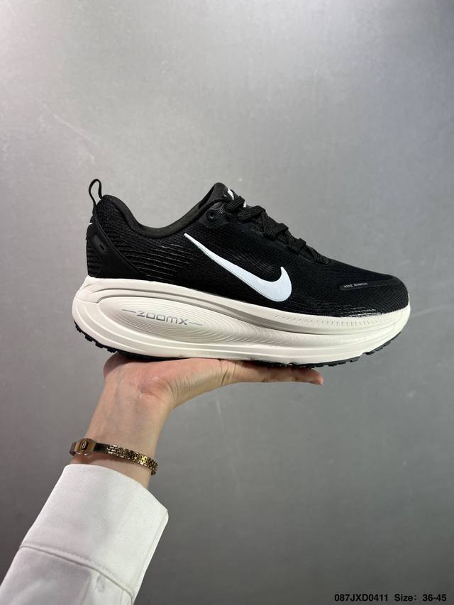 公司级Nk Air Zoom Vomero 18 轻便舒适公路跑步鞋 Hm6803-001 质感柔软 弹力充沛 助力一路畅跑 乐享不停 厚实泡绵缔造舒适的回弹效