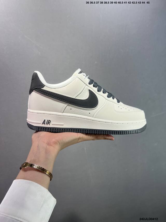 公司级Nike Air Force 1 Low ‘07低帮空军一号休闲板鞋 客供高亮3M反光 定制头成皮料 定制鞋盒 原楦原纸板 纯正版型 内置全掌气垫 货号：