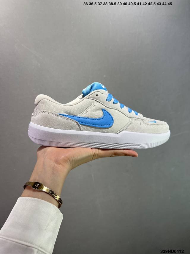 耐克Nike Sb Force 58是一款将前沿创新带入街头的单品，它具有硫化杯底，具有出色的耐用性和灵活性。使用帆布和绒面革，在饰面上放置通风口，它自始至终都