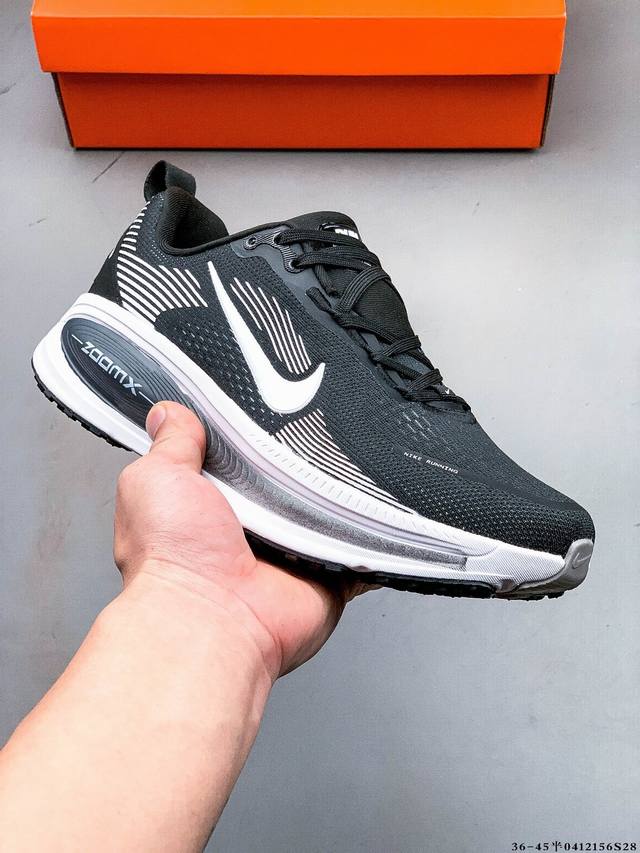 集图 Nike Air Zoom Vomero 18 缓震透气休闲慢跑鞋 新版Vomero结合全新Zoomx和Reactx泡绵 提供双重缓震效果 铸就非凡迈步体