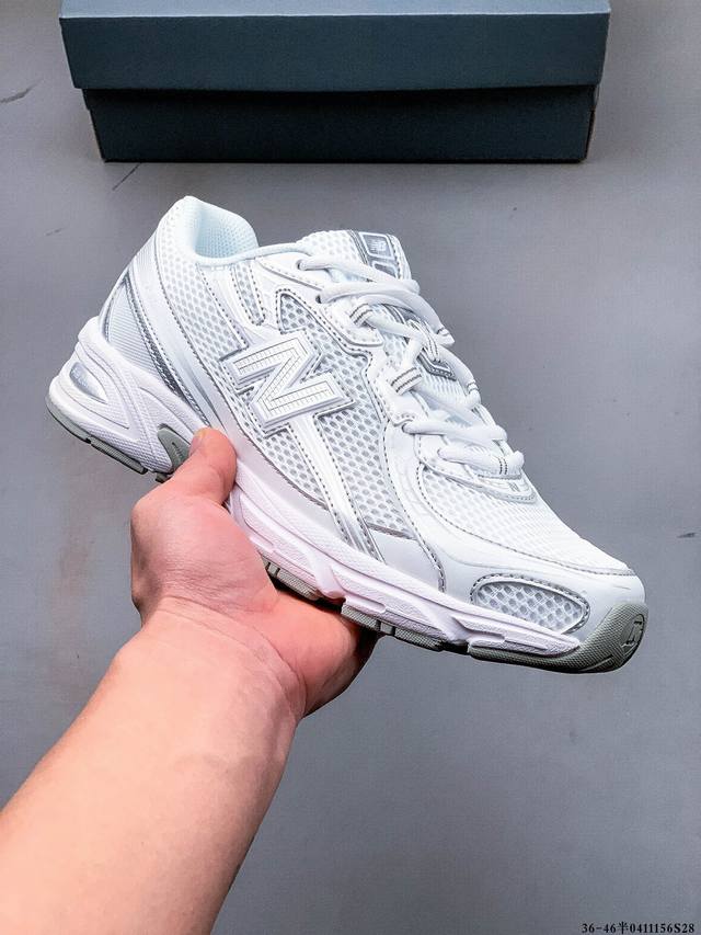 New Balance Nb740 英产 轻便复古休闲运动跑步鞋 全鞋身以网格布作为基地，在细节部分以皮革作为辅助添加，流线感很强。外形和New Balace
