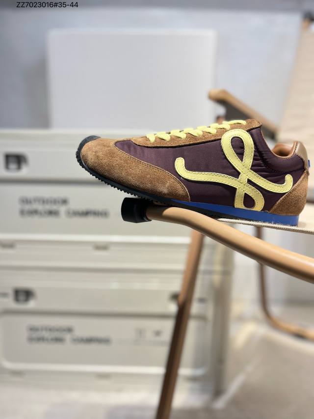 西班牙百年皮具奢华品牌 罗意威Loewe Ballet Runner 2.0 Sneakers 芭蕾舞2.0系列阿甘复古风德训薄底百搭休闲运动鞋 尼龙和牛皮革运