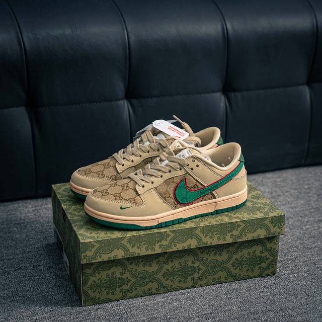核心私 Nike Dunk 全套原楦原模倾力打造完美版型 独家原厂航空铝磨具打磨大底 鞋头坡度极致还原 无解鞋型 原盒原配 圈内天花板工艺 原厂冲刀 超高清洁度