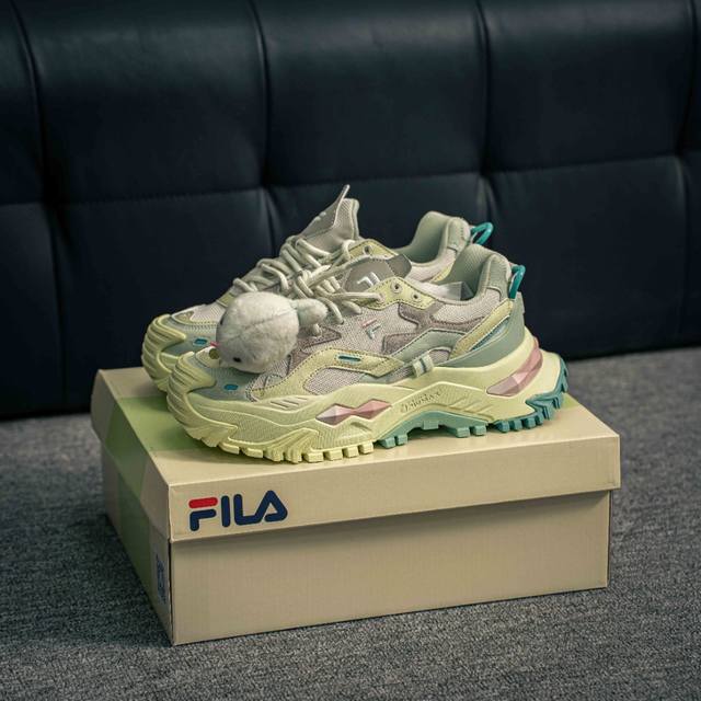 核心私 Fila 斐乐男女鞋星舰老爹鞋革面运动鞋冬季新款 货号：T12W521006Fgs 尺码：35 36 36.5 37.5 38 38.5 39 40 3