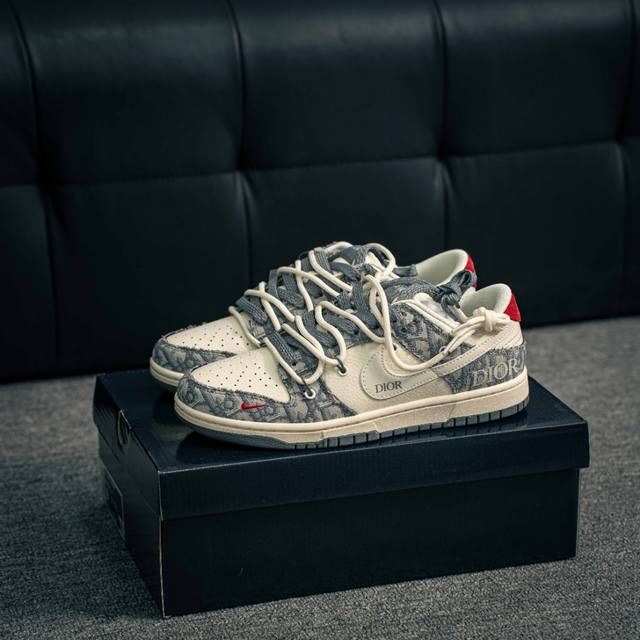 核心私 Nike Dunk 全套原楦原模倾力打造完美版型 独家原厂航空铝磨具打磨大底 鞋头坡度极致还原 无解鞋型 原盒原配 圈内天花板工艺 原厂冲刀 超高清洁度