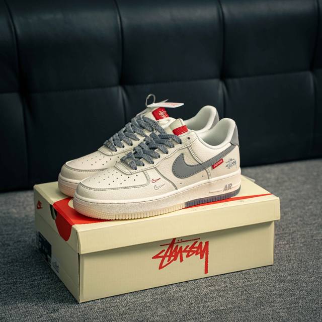 核心私 Air Force 1 原装级别 原楦头原纸板 打造纯正空军版型专注外贸渠道 全掌内置蜂窝气垫 原盒配件 原厂中底钢印、拉帮完美 货号：Hh7518 0