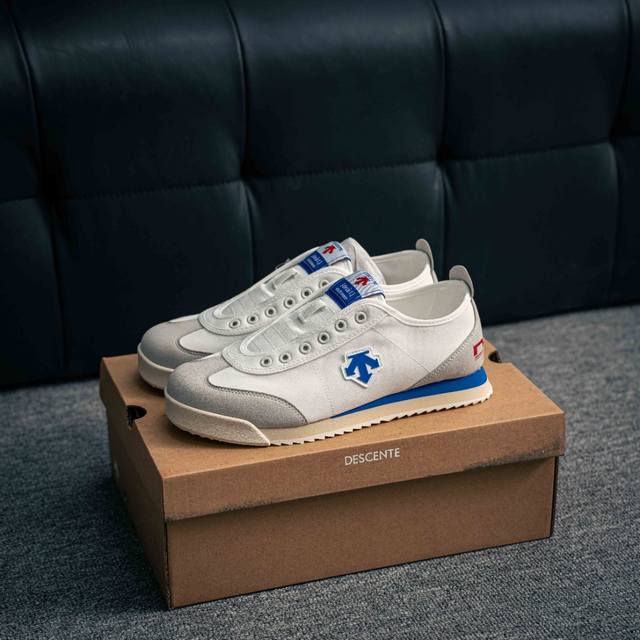 核心私 迪桑特Descente Sport Style系列 Chron Racer复古风 运动休闲鞋 复古运动鞋头层牛皮 气休闲鞋 轻松方便设计 搭配轻质弹性鞋