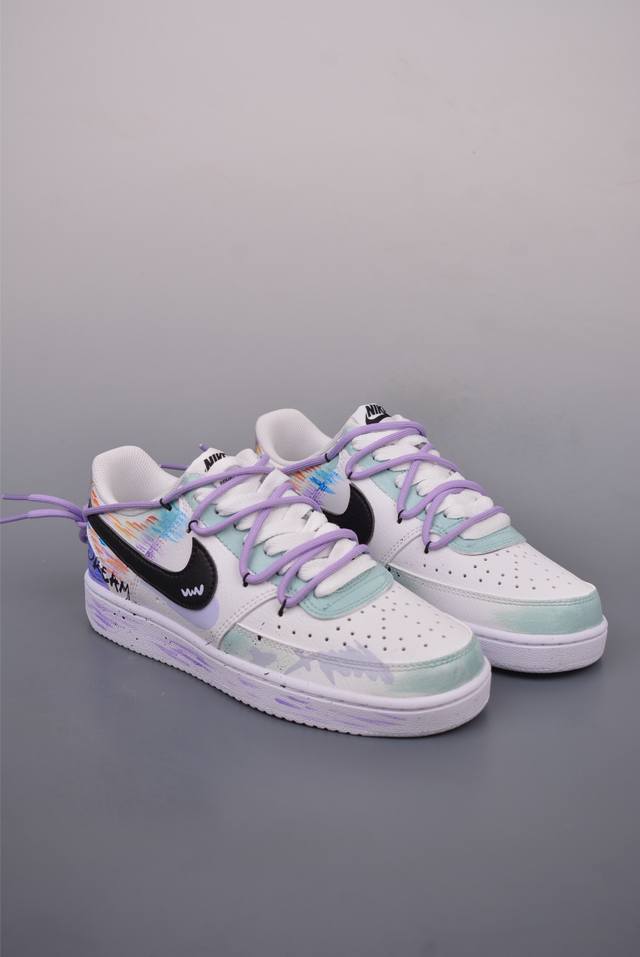 Nike Court Vision Low 解构绑带 休闲运动板鞋 纯原版本 低帮百搭透气休闲运动板鞋，经典耐用的设计，兼顾舒适脚感和出众风范，演绎匠心之作。结