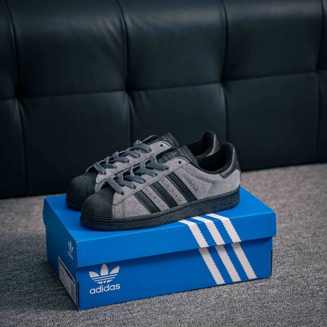 核心私 阿迪达斯Adidas三叶草 Originals Superstar贝壳头系列低帮经典百搭休闲运动板鞋 货号：Jh7697 尺码：35 36 36.5 3