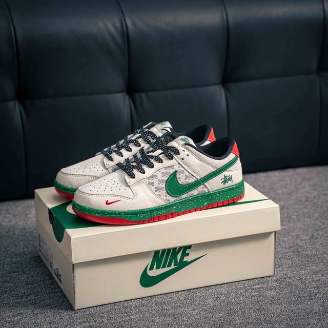 核心私 Nike Dunk 全套原楦原模倾力打造完美版型 独家原厂航空铝磨具打磨大底 鞋头坡度极致还原 无解鞋型 原盒原配 圈内天花板工艺 原厂冲刀 超高清洁度