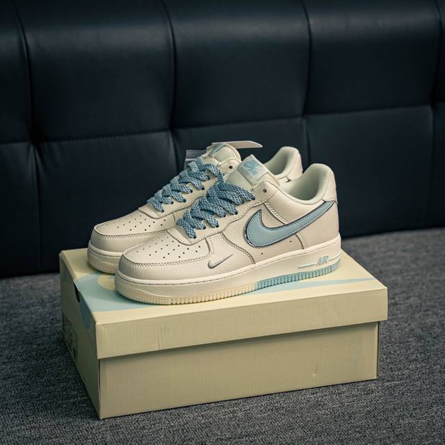 核心私 Air Force 1 原装级别 原楦头原纸板 打造纯正空军版型专注外贸渠道 全掌内置蜂窝气垫 原盒配件 原厂中底钢印、拉帮完美 货号：Jj0253 0