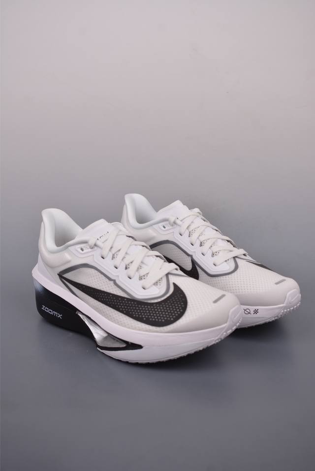 Nike Air Zoom Rival Fly 6 超轻跑步鞋 织物减震轻盈跑步鞋 内置真碳 纯原版本 该鞋款专为训练和竞速而生 助力疾速畅跑 采用柔软的泡绵缓