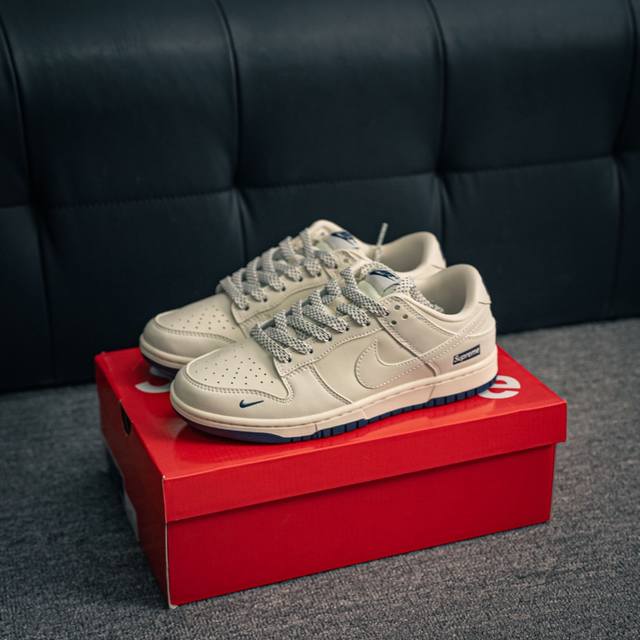 核心私 Nike Dunk 全套原楦原模倾力打造完美版型 独家原厂航空铝磨具打磨大底 鞋头坡度极致还原 无解鞋型 原盒原配 圈内天花板工艺 原厂冲刀 超高清洁度