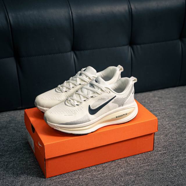 核心私 Nike Air Zoom Vomero 18 全新科技提前原鞋开发 运动跑鞋 区别市面真标版本 必定是官方强力主推款式，真正的Zoom缓震科技嵌入如假