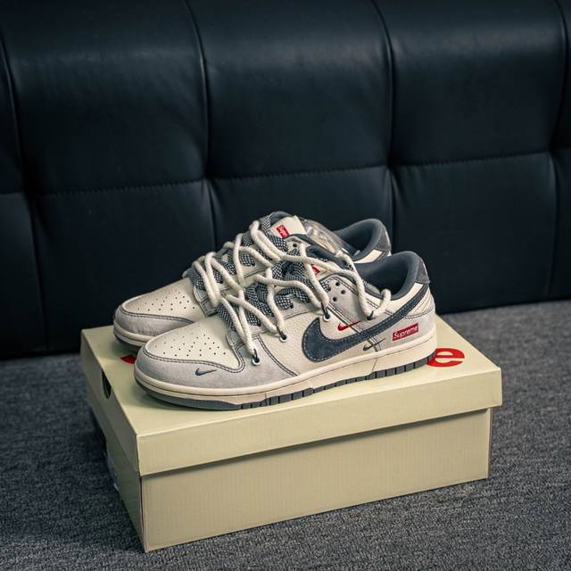 核心私 Nike Dunk 全套原楦原模倾力打造完美版型 独家原厂航空铝磨具打磨大底 鞋头坡度极致还原 无解鞋型 原盒原配 圈内天花板工艺 原厂冲刀 超高清洁度